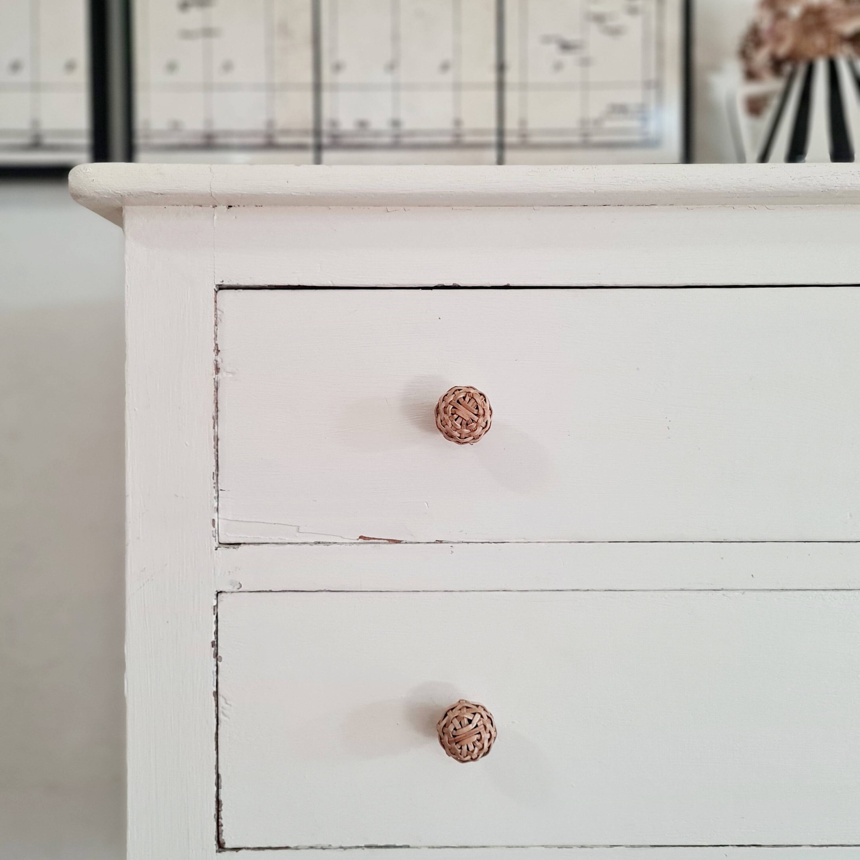 Old white wooden chest of drawers