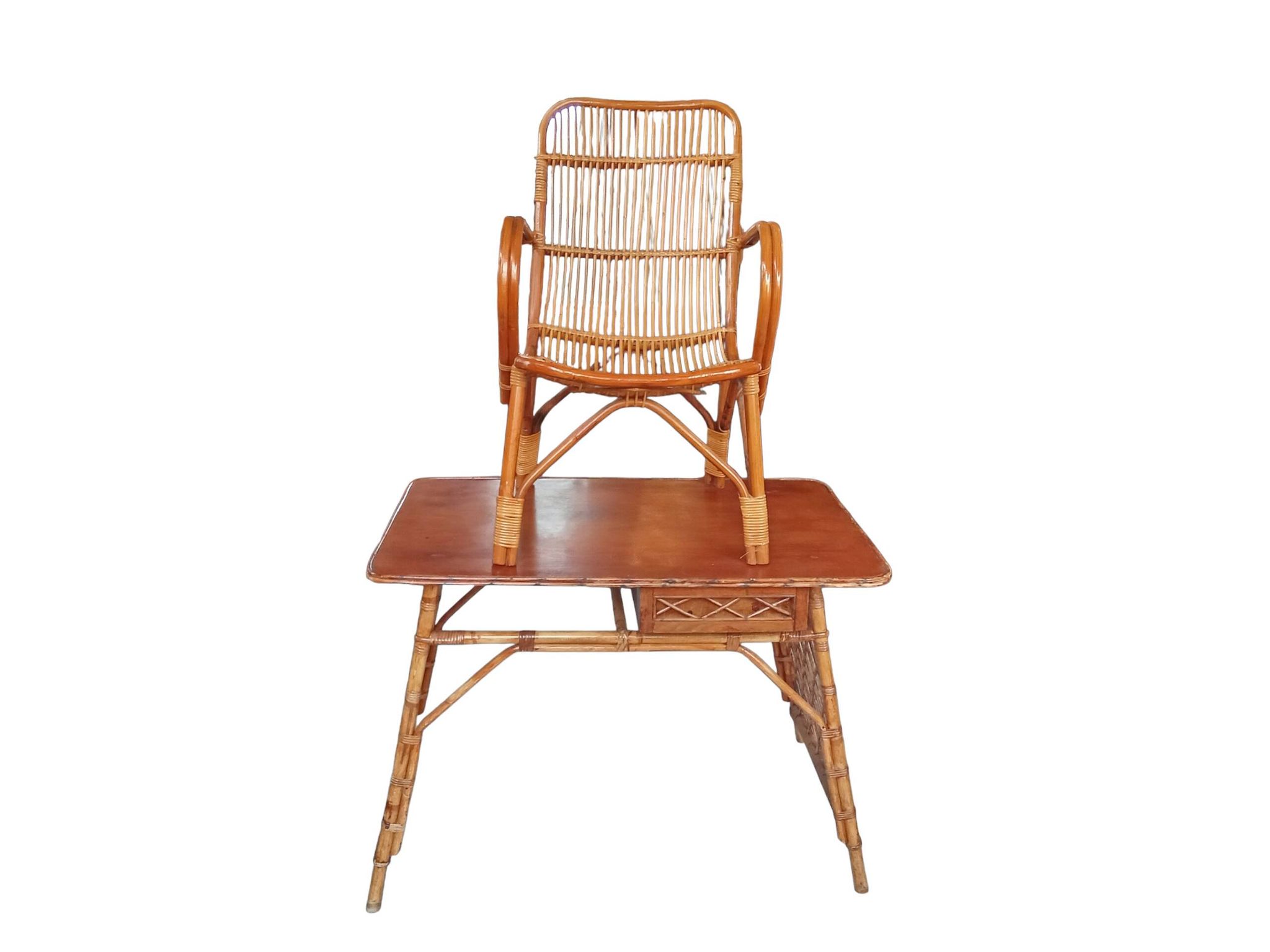 Bureau et fauteuil vintage en rotin