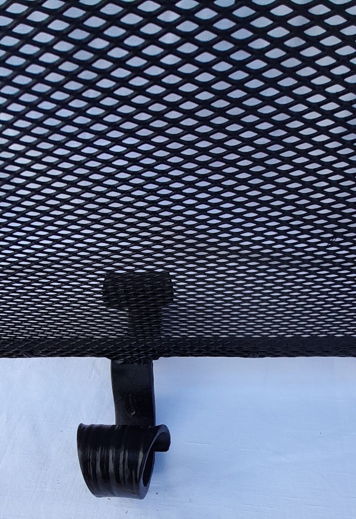 Black wire mesh iron screen