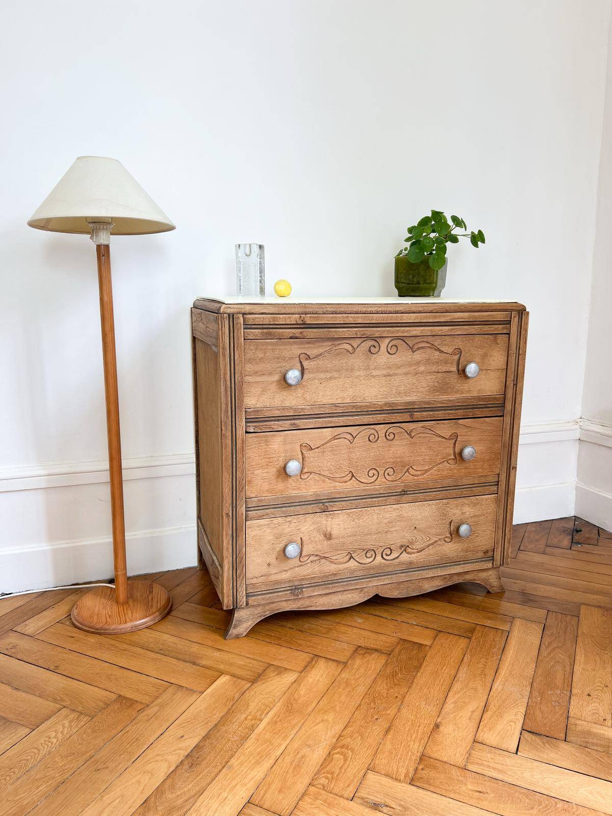 Art Deco chest of drawers in solid oak