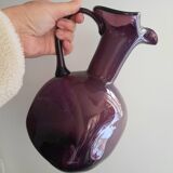 Carafe d'Empoli en verre soufflé violet