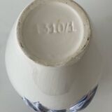 Vase en faïence blanche, décor ruban bleu