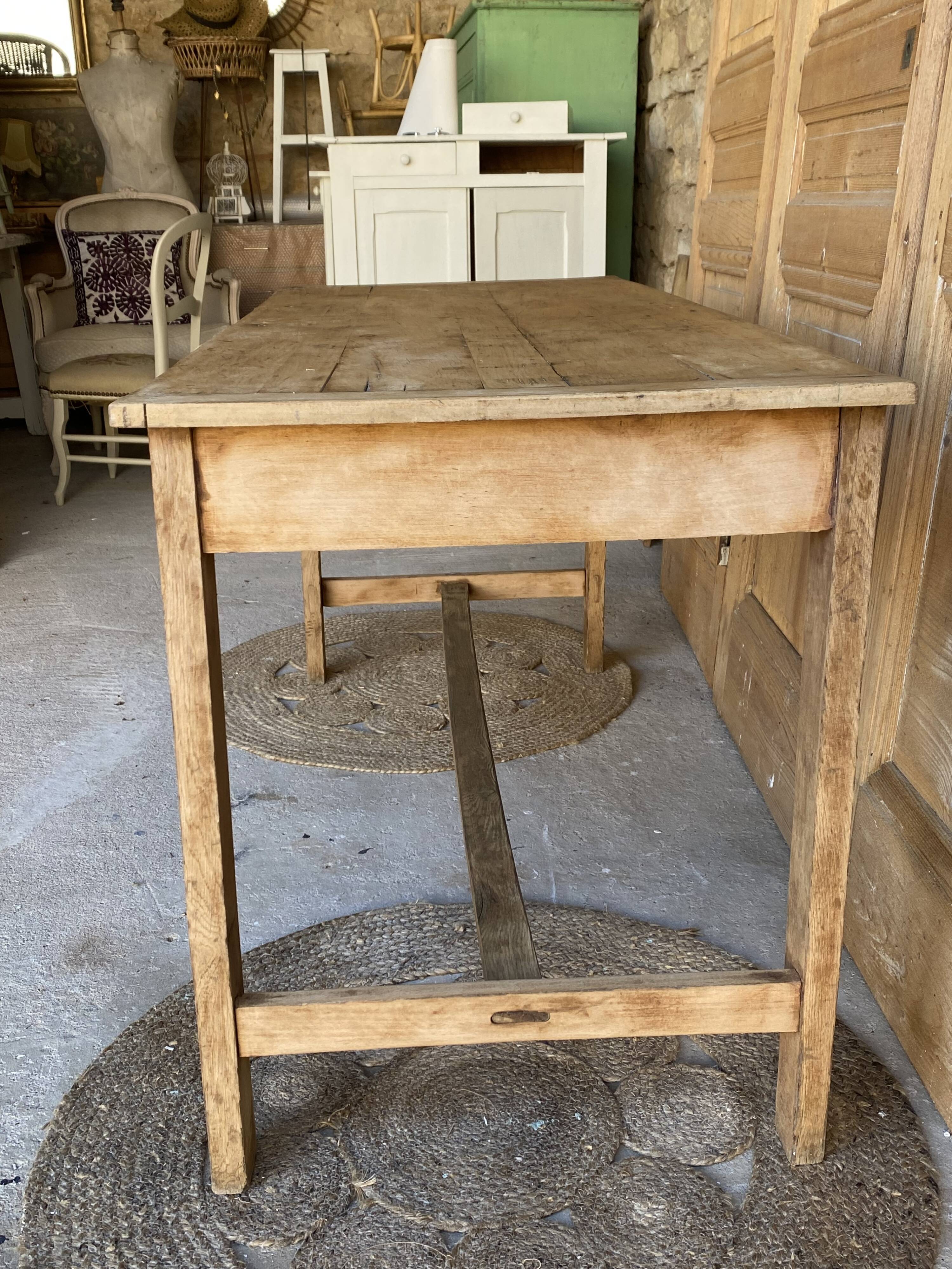 Farm table