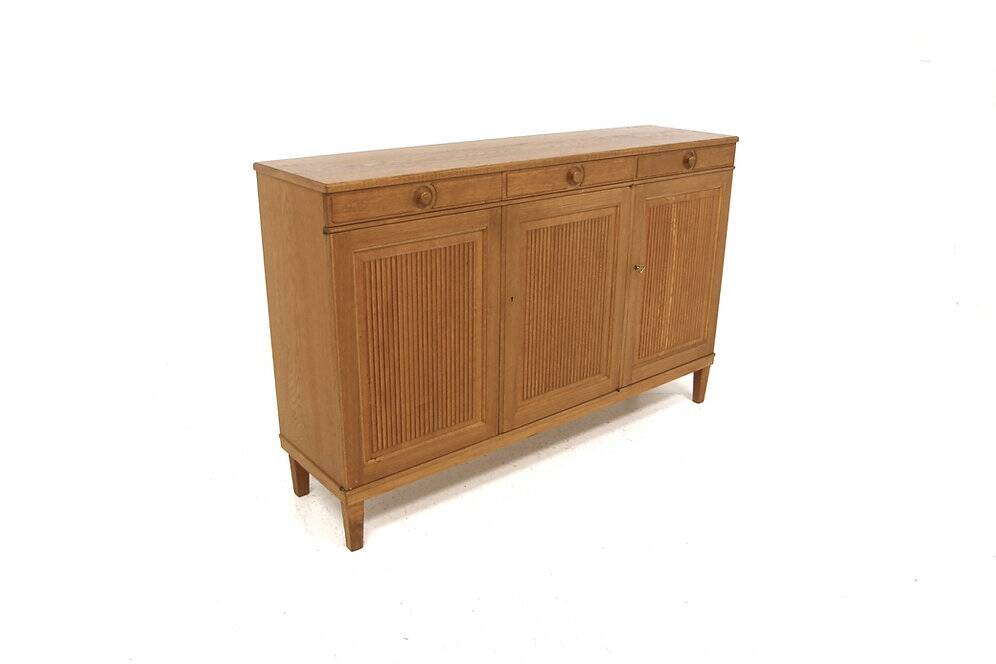 Scandinavian oak sideboard "Herrgård", Carl Malmsten, Sweden, 1960