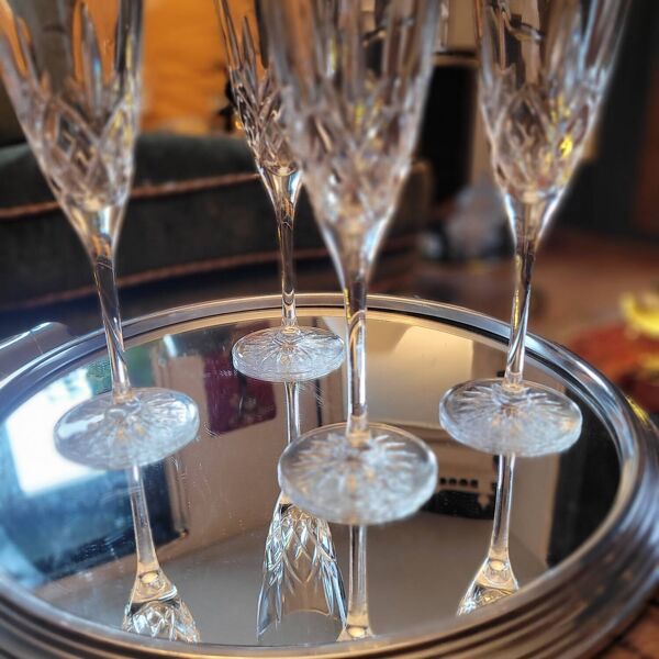 Flûtes en cristal taillé à pied étoilé. Années 60Flûtes en cristal