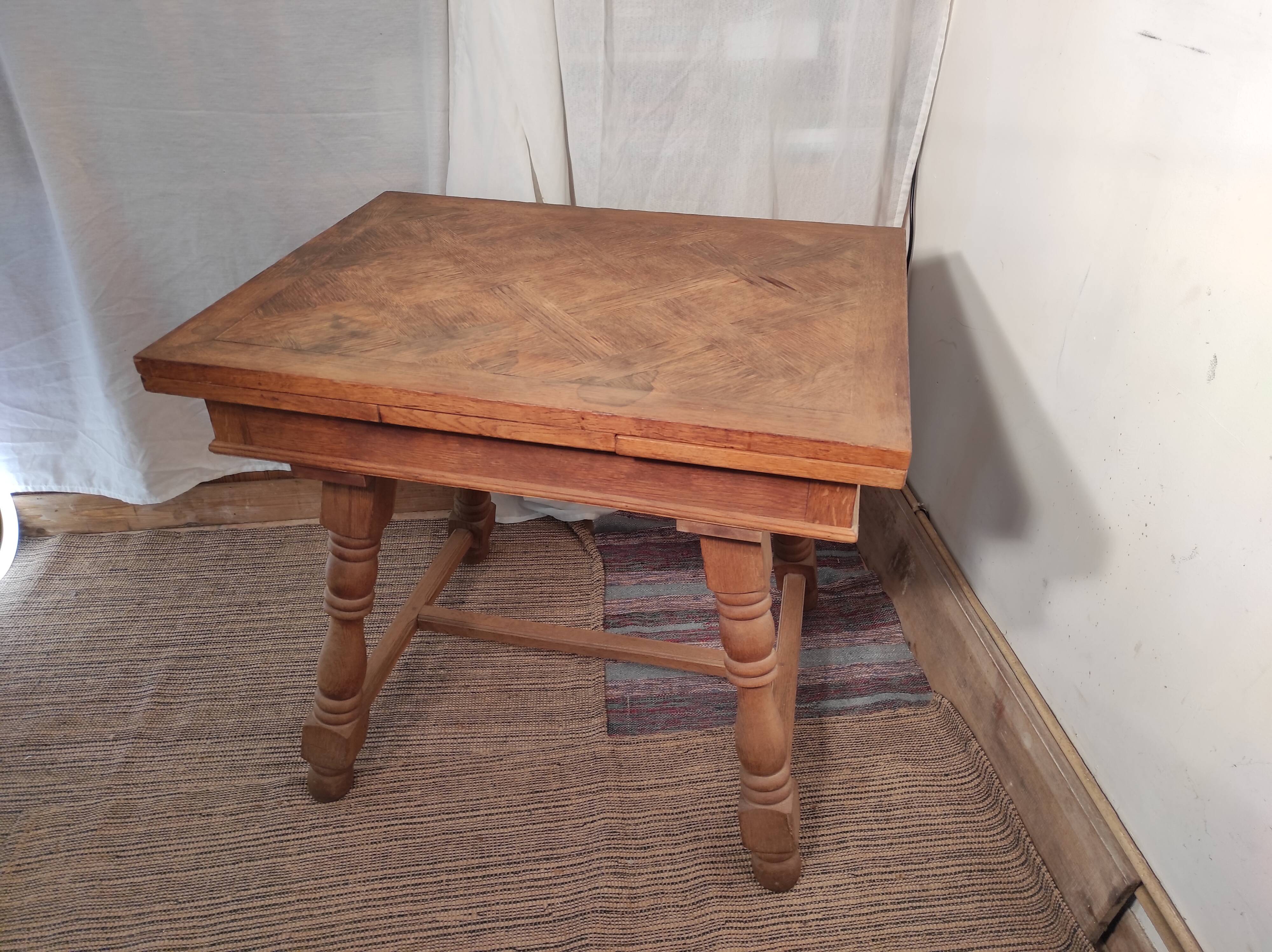 Oak table with extensions