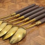 6 red teaspoons