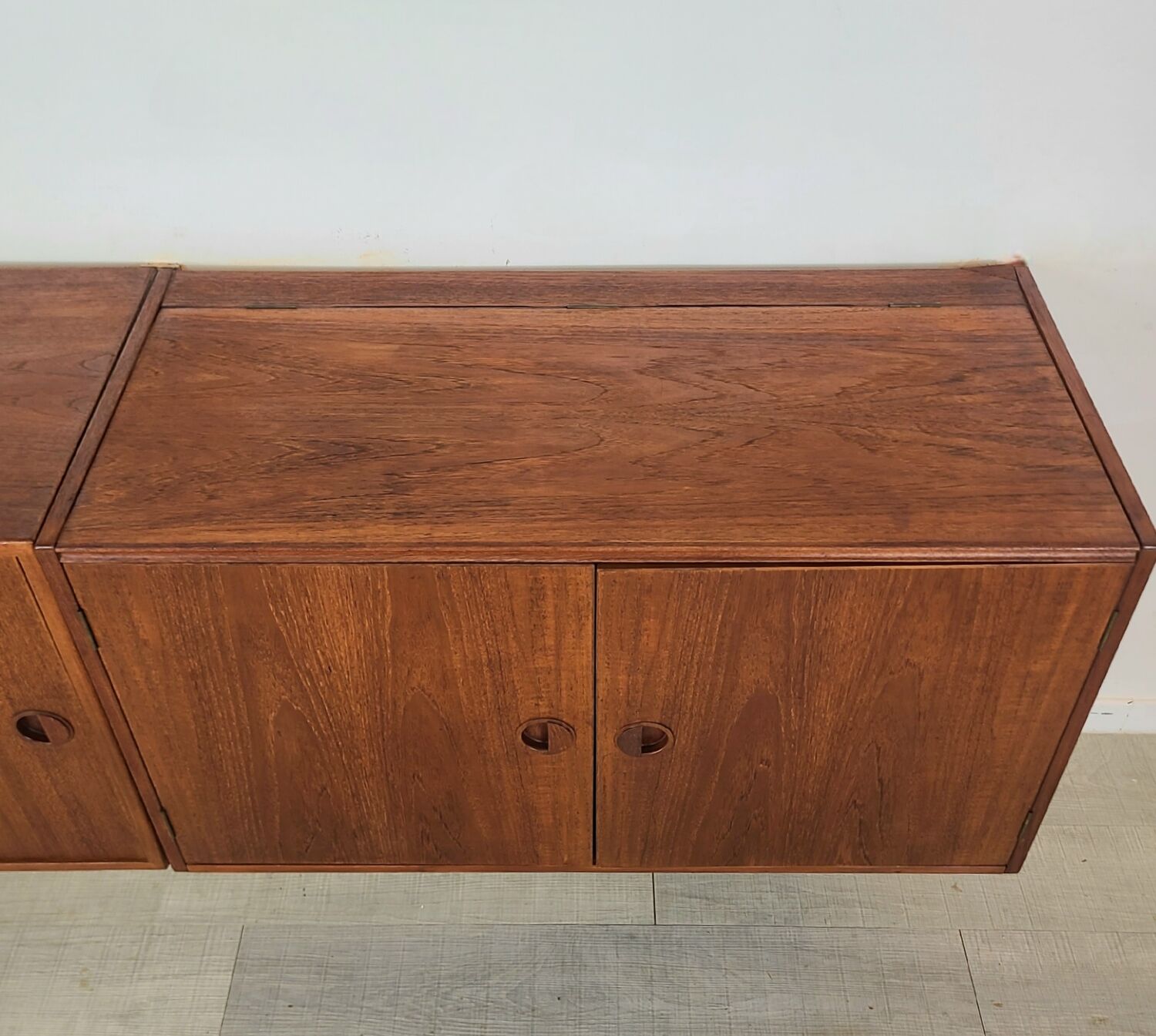 Danish design wall-mounted bookshelf Thygesen Sorensen teck vi