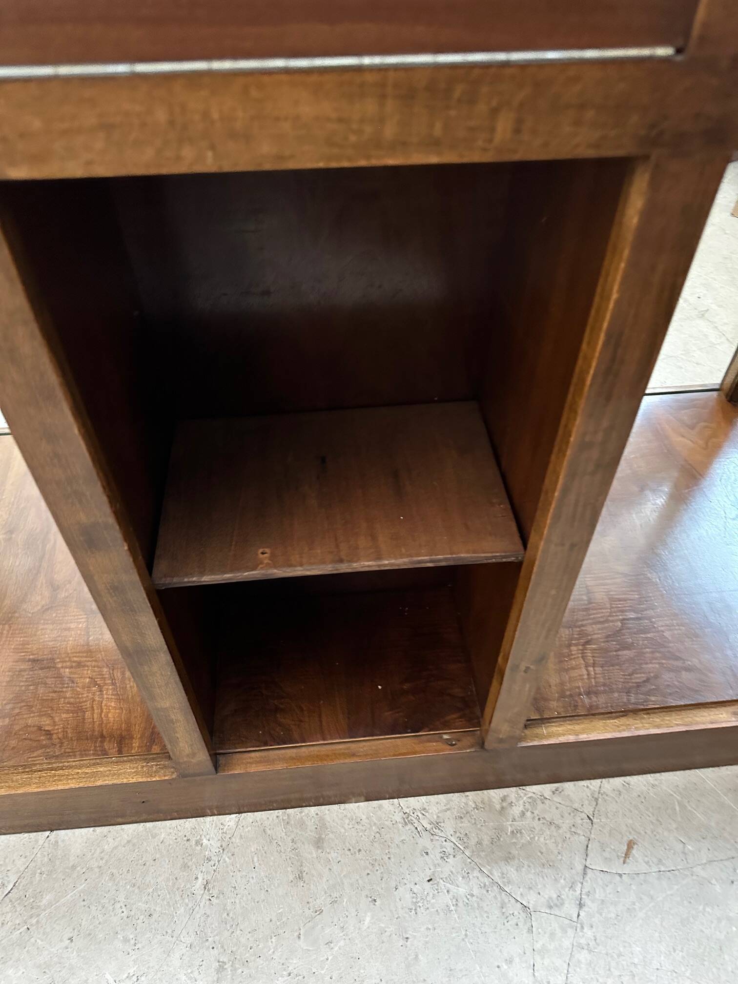 Early 20th century display counter