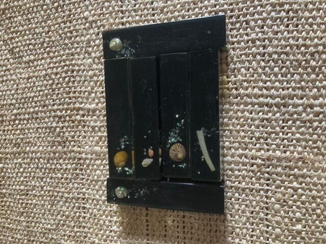 Knife doors in resin shells fifties