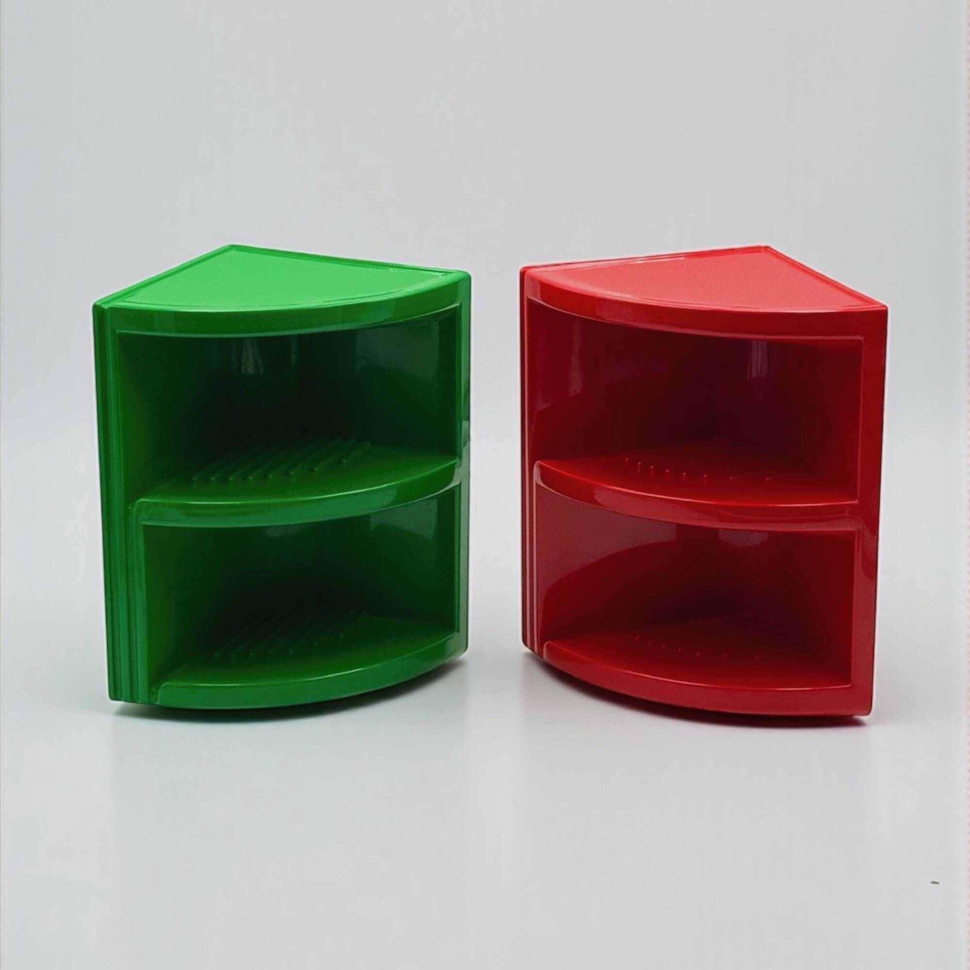 Pair of Colourful 1970s Gedy Wall Shelves in Red and Green