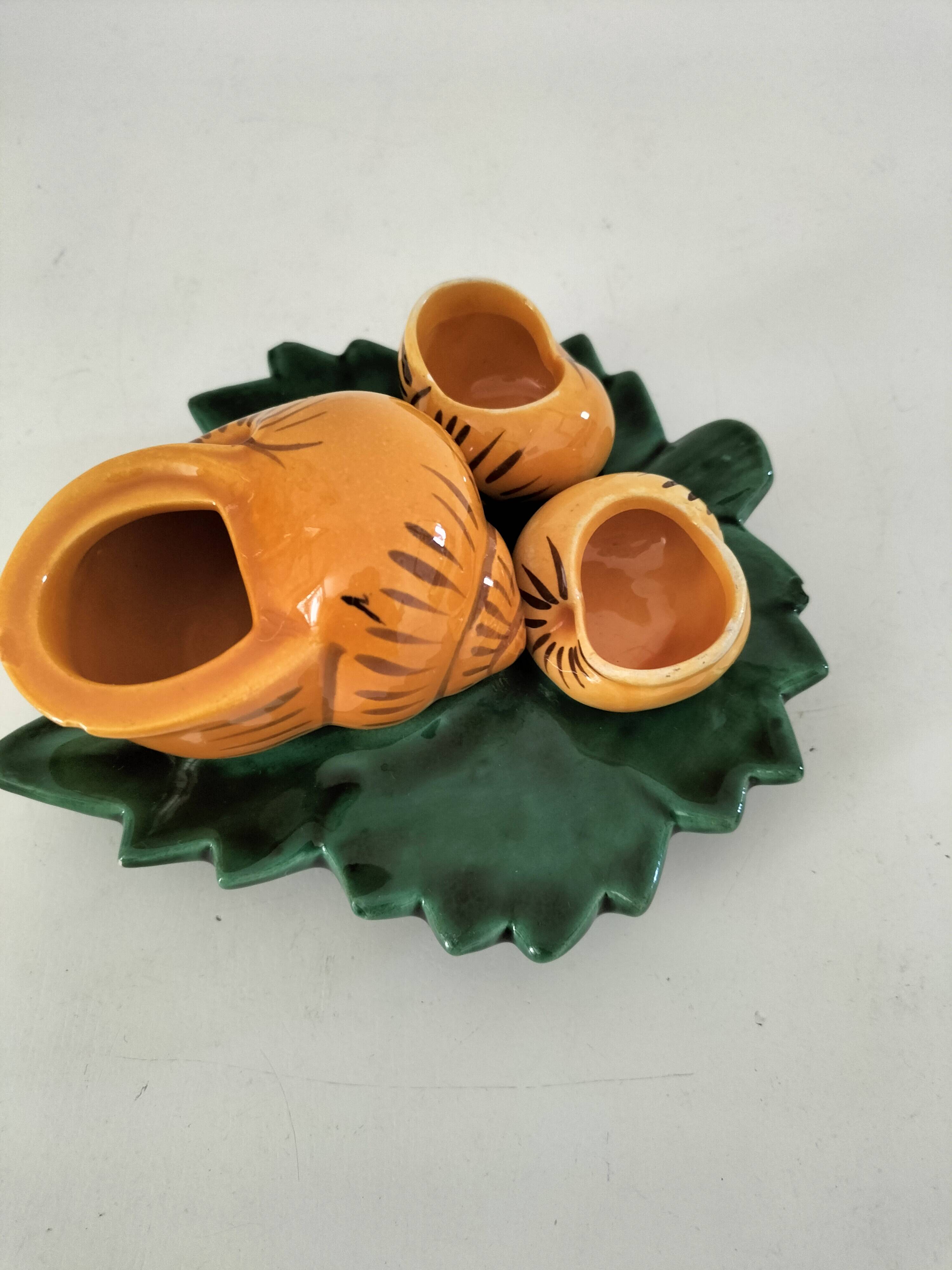 Pair of snail-shaped bowls and their leaf-shaped saucers – 1950s-1960s