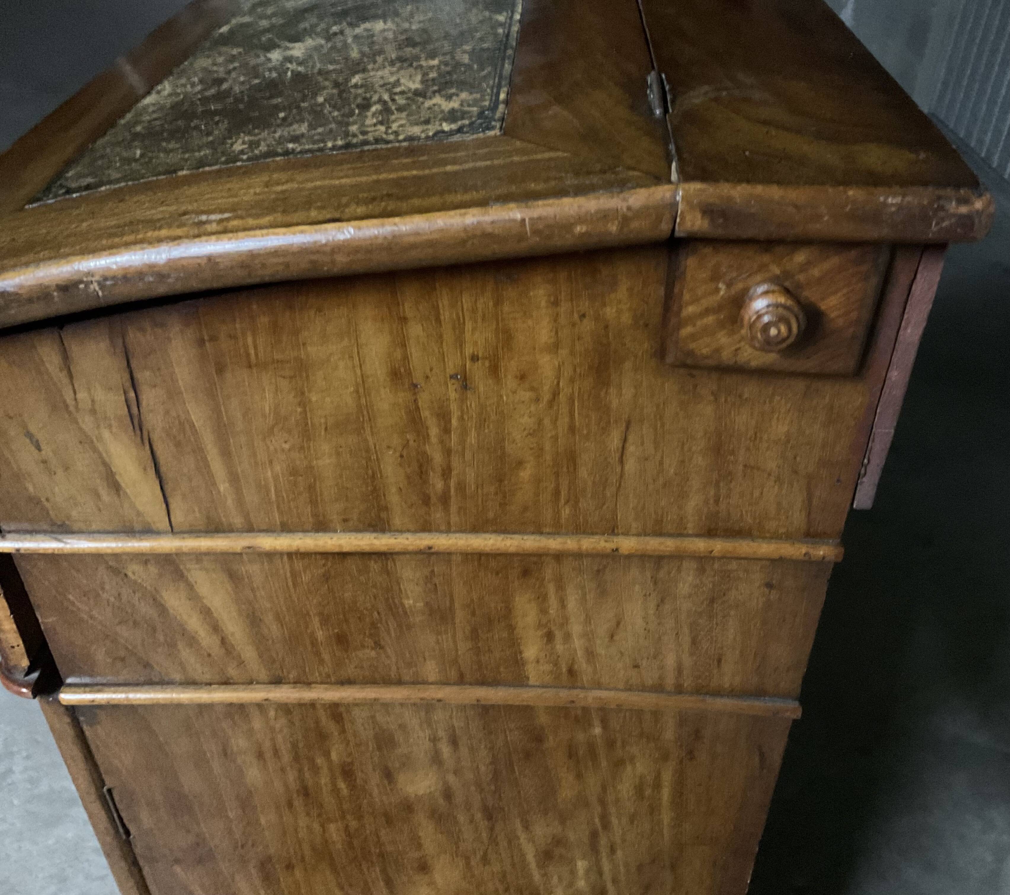 Notary desk, 19th century Restoration period.