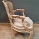 Fauteuil laqué blanc de style Louis XV