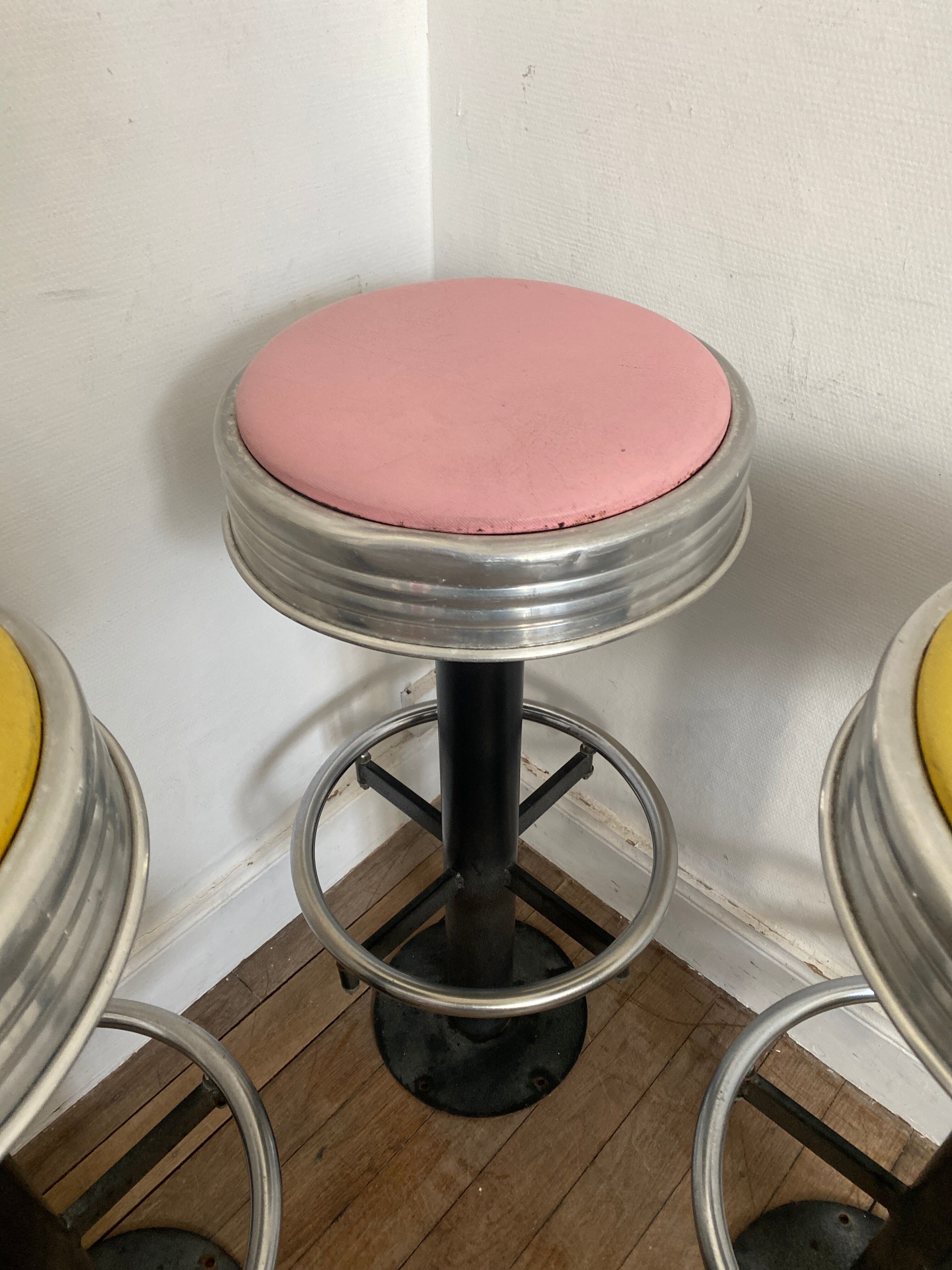 3 stools dinner dinners American dinner's