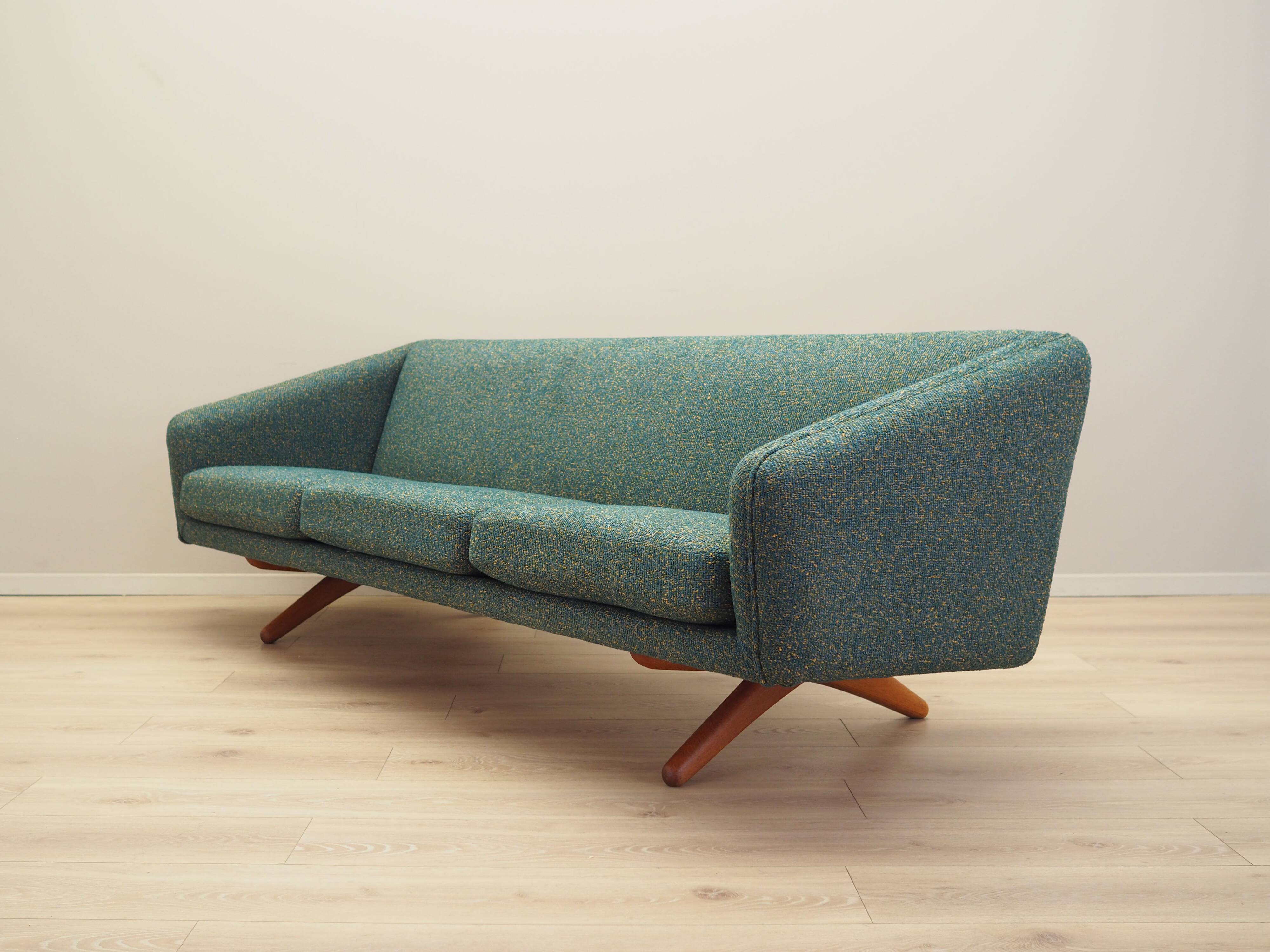 Canapé vert mélangé, design danois, années 1960, fabricant : A. Mikael Laursen.