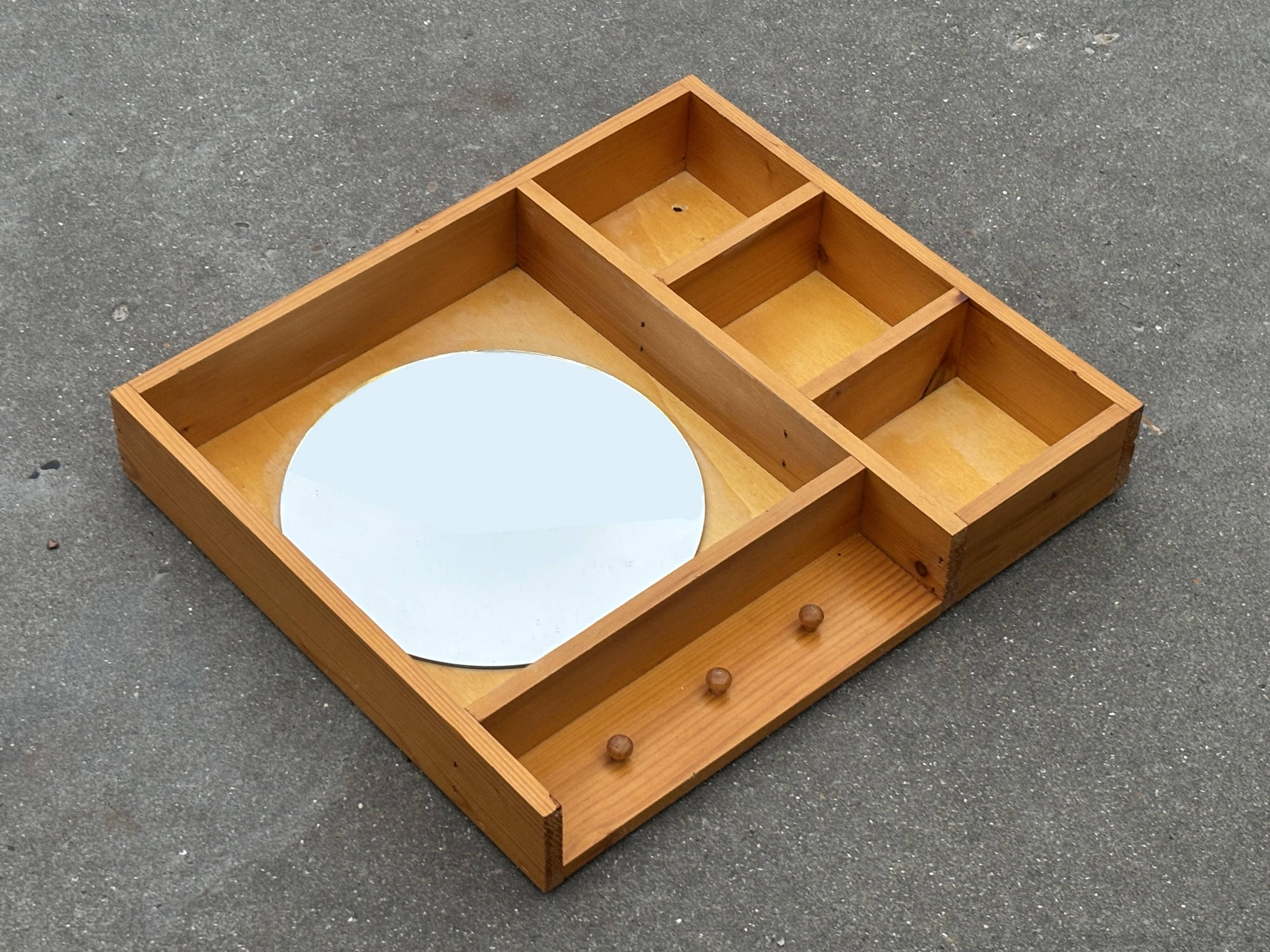 Porte-manteau console miroir en pin vintage au design minimaliste