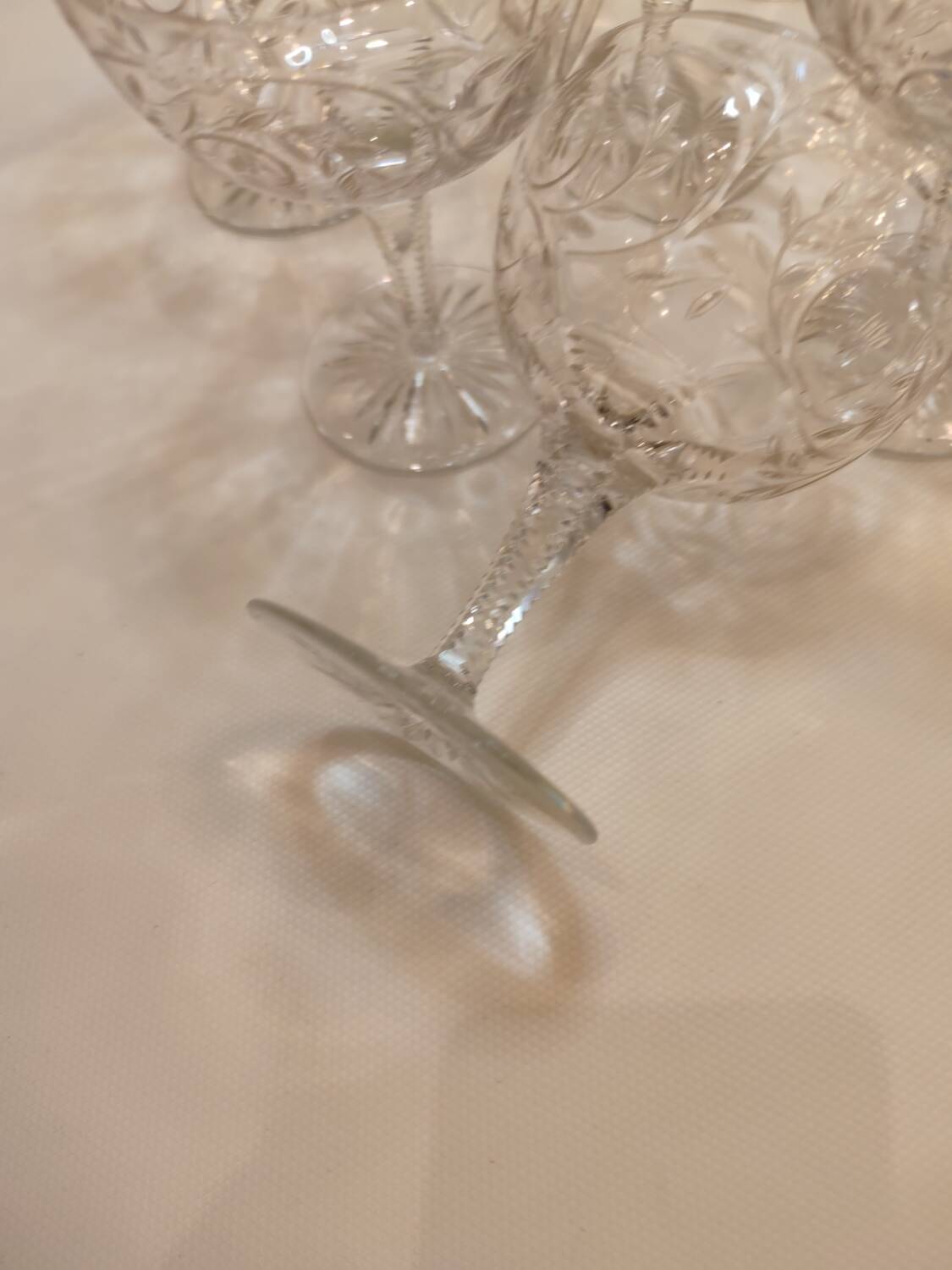 9 Clichy crystal champagne glasses, 19th century