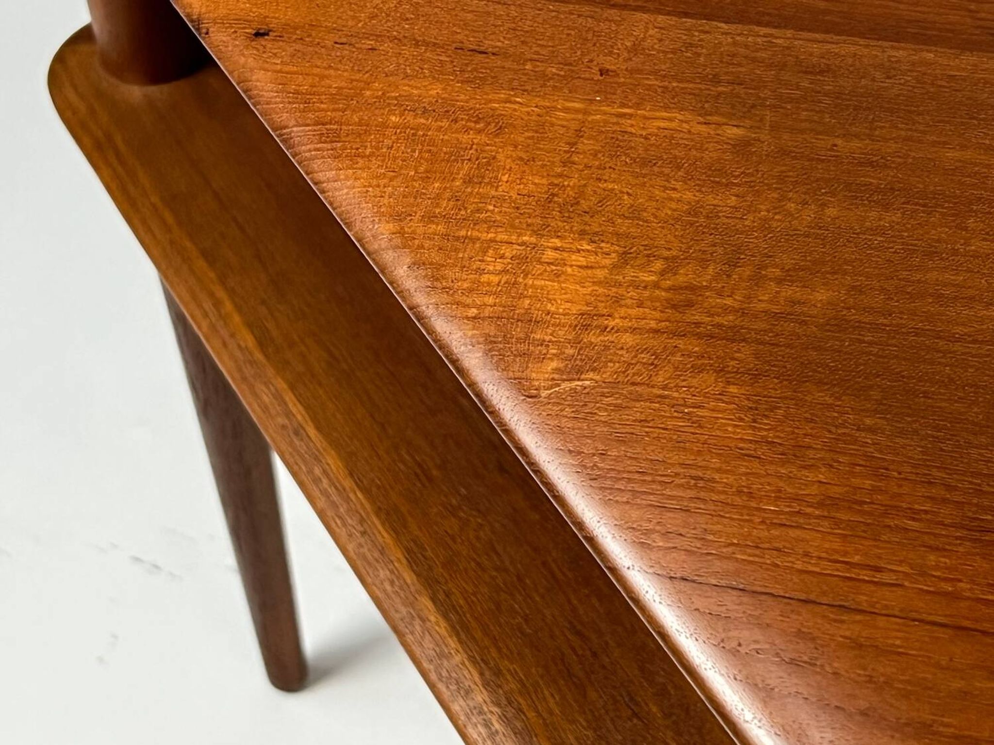 Danish corner coffee table Minerva in teak Hvidt Mølgaard-Nielsen