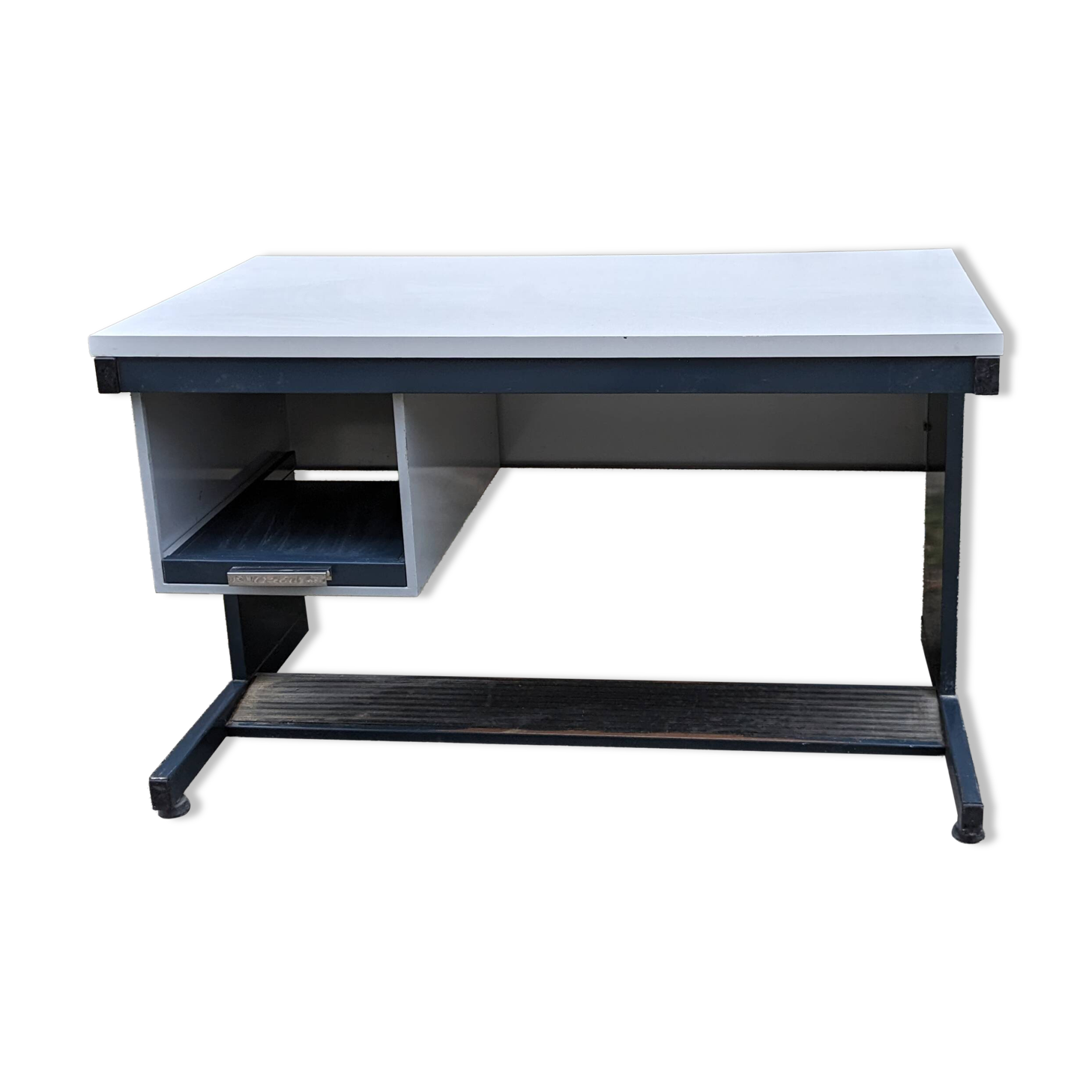 retro desk (industrial/school style from the 60s-70s)