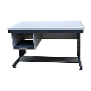 Bureau de style industriel, scolaire, années 60-70