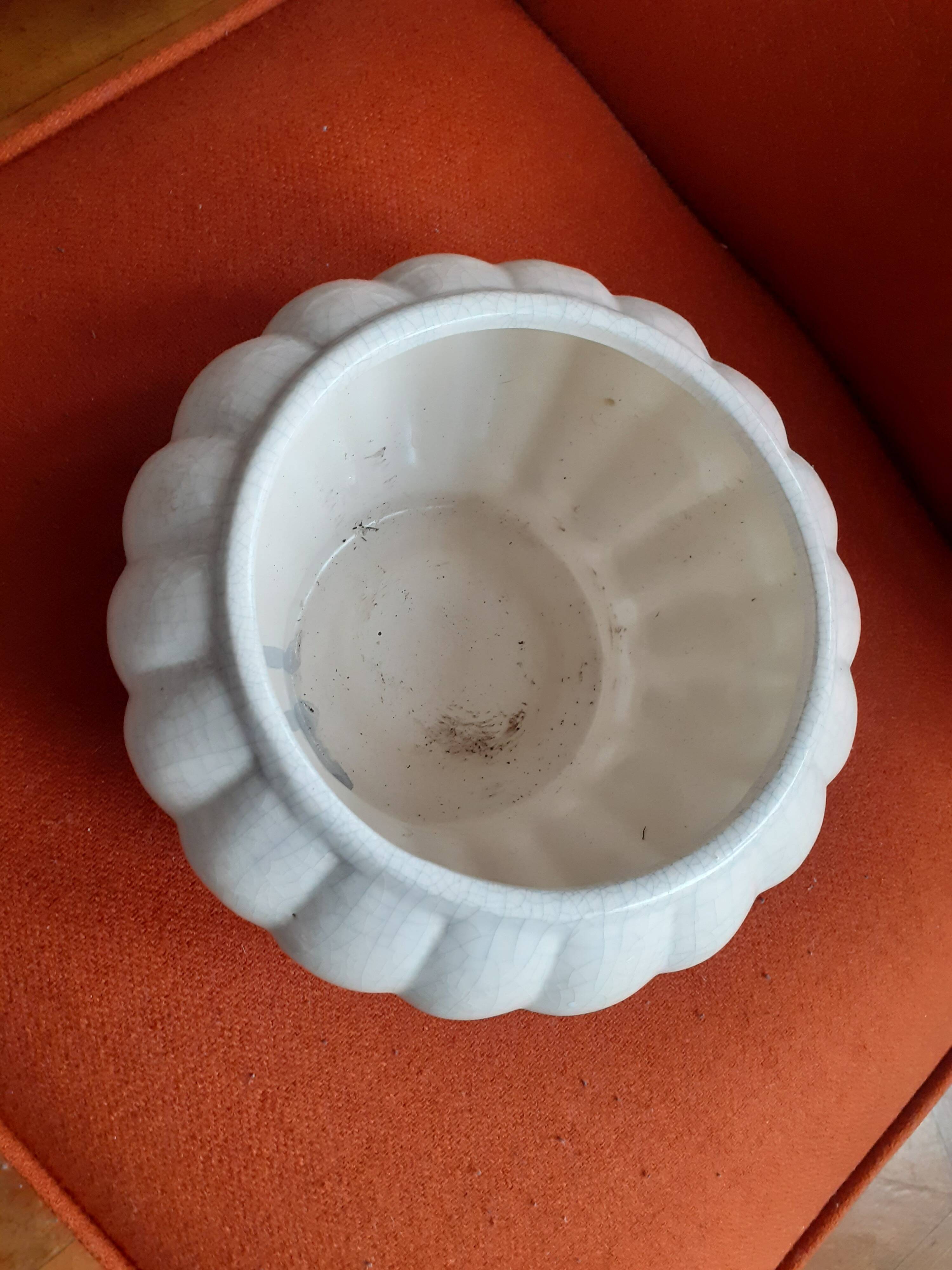 Vintage crackled effect ceramic