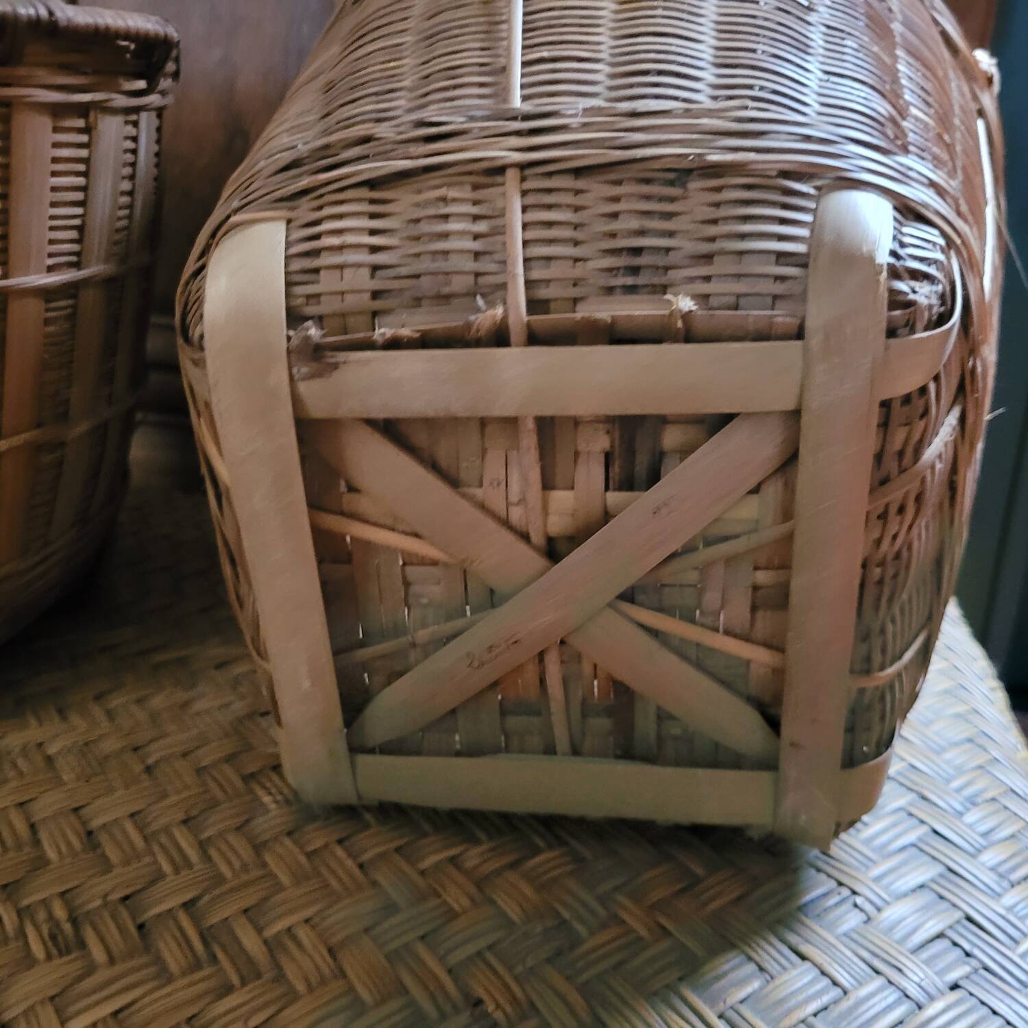 Duo de cache-pots en osier – France 1970-1980