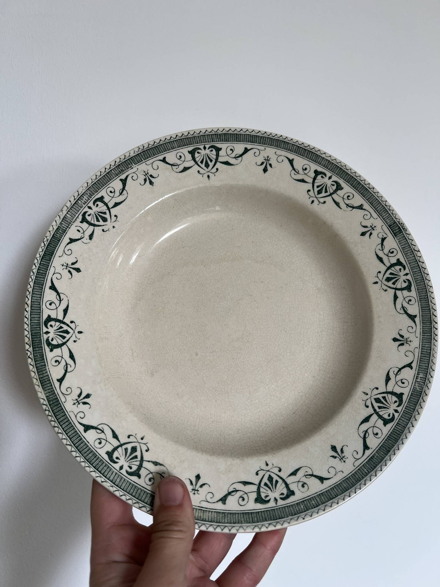 Deep plates made of ironstone