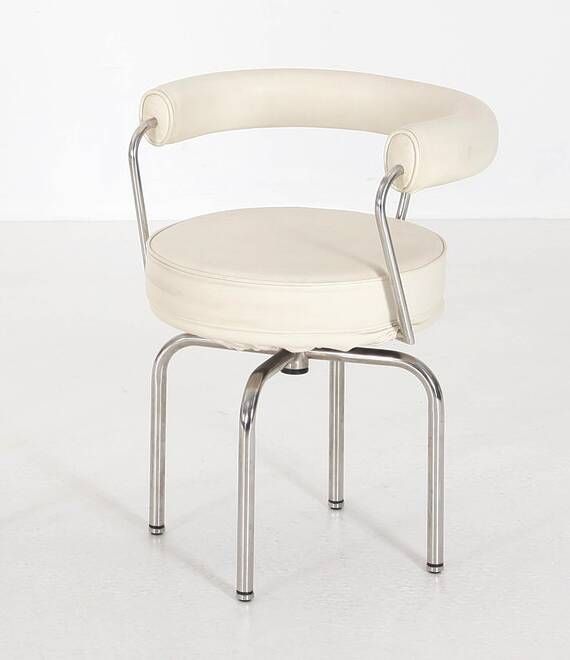 "7" swivel armchair by Le Corbusier, P. Jeanneret, C. Perriand – Cassina