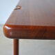 Table basse danoise en teck de Niels Bach
