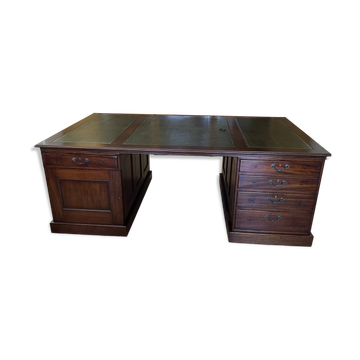 Très grand bureau ancien
