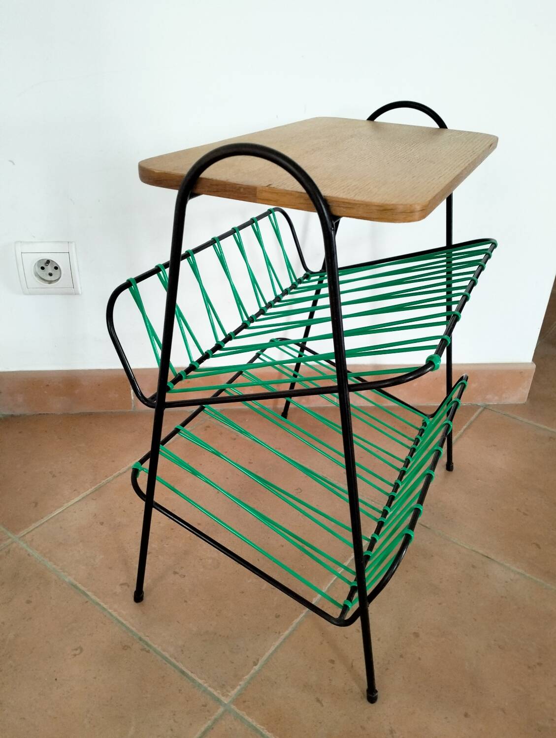 Side table, metal and wood magazine rack