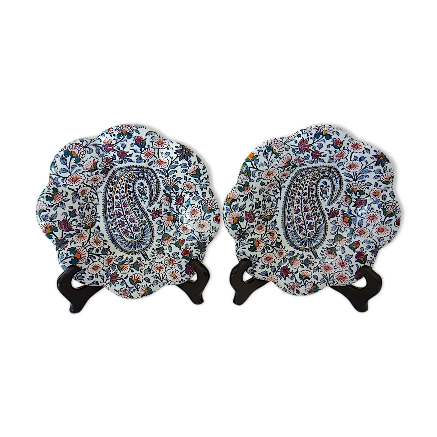Paire de coupes octolobées en faïence vernissée polychrome par la manufacture de Gien