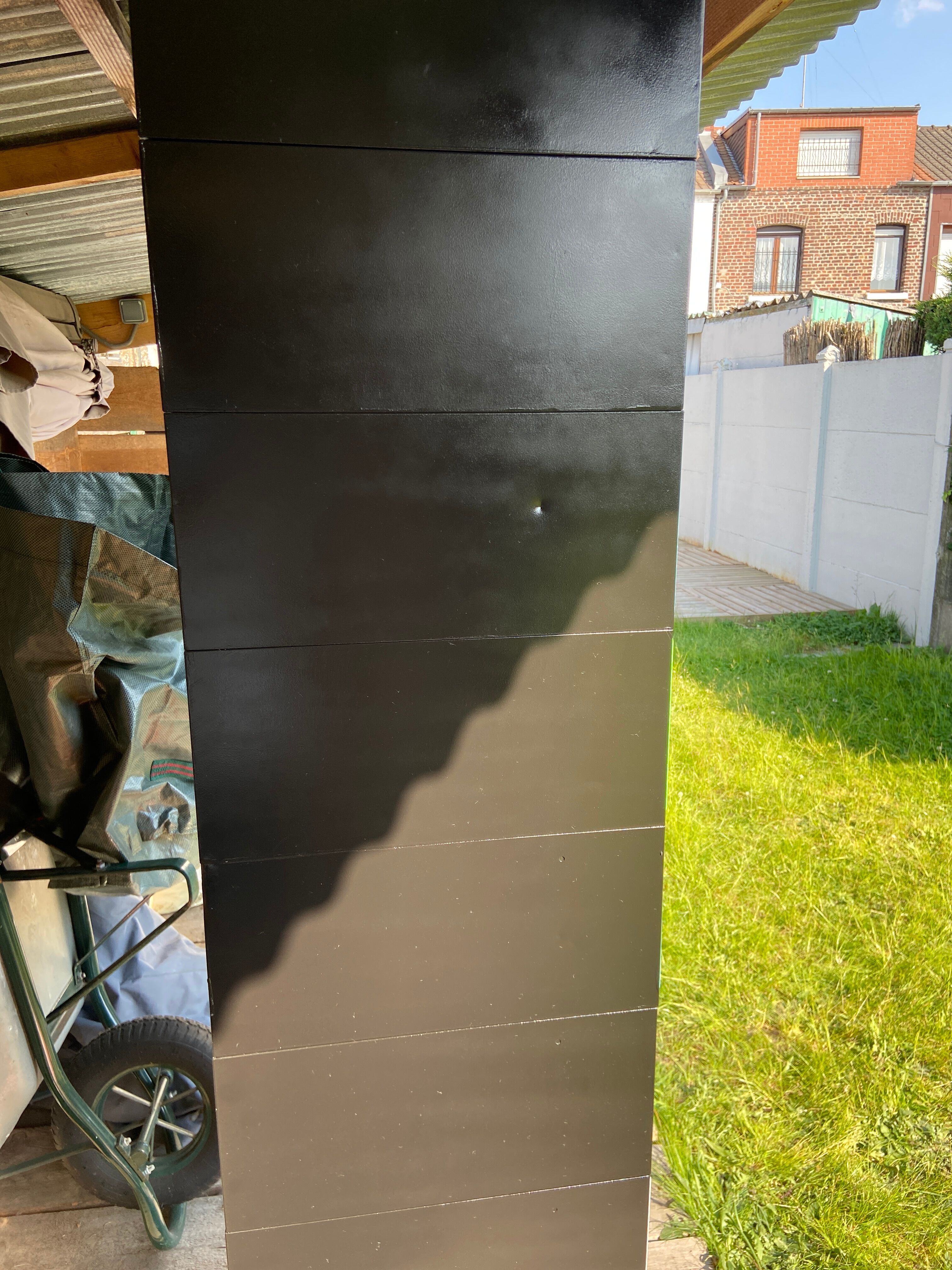 Metal cabinet with drawers