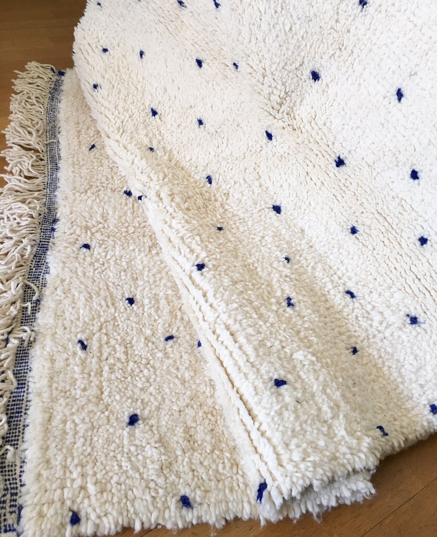 Beni ouarain carpet with blue polka dots 117x157cm