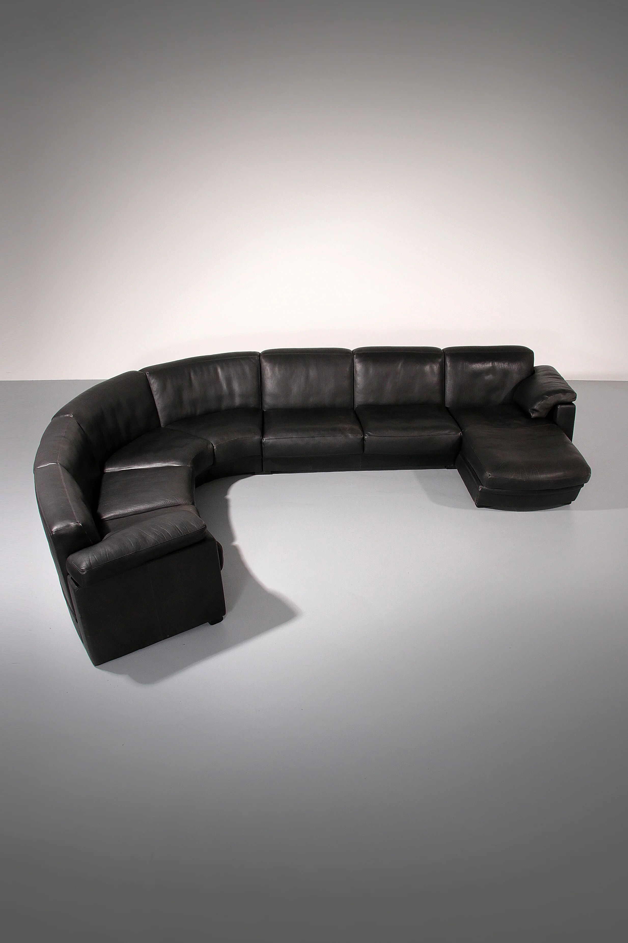 De Sede modular 7-piece mid-century leather sofa in black – Swiss icon