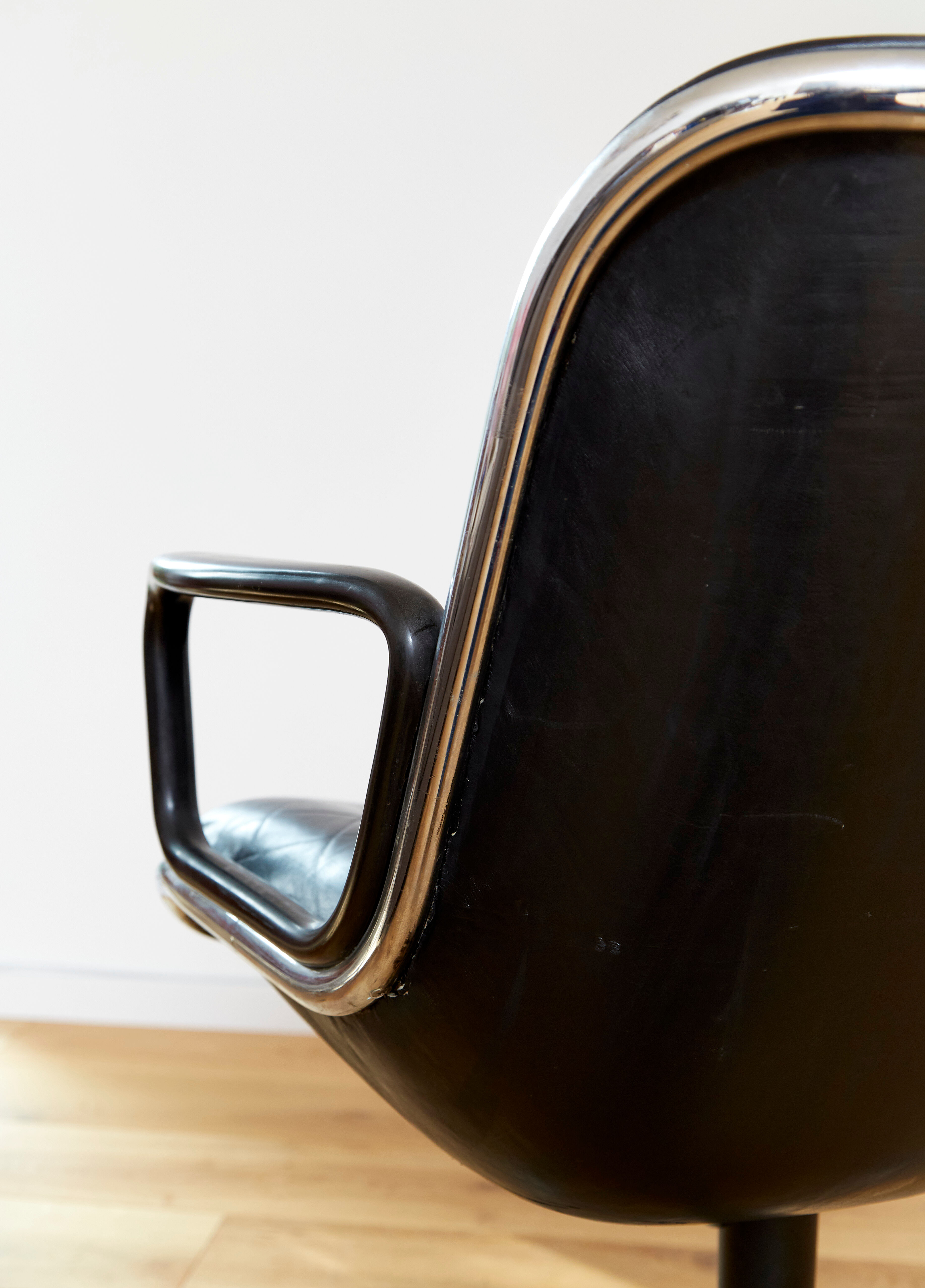 Charles Pollock Executive Chair for Knoll International