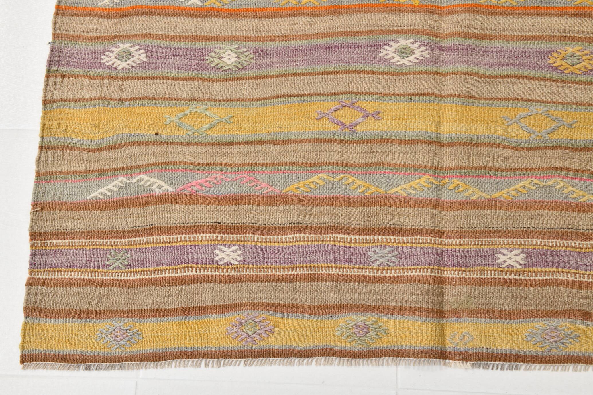 5x6 Soft Yellow & Purple Turkish Kilim, 168x135