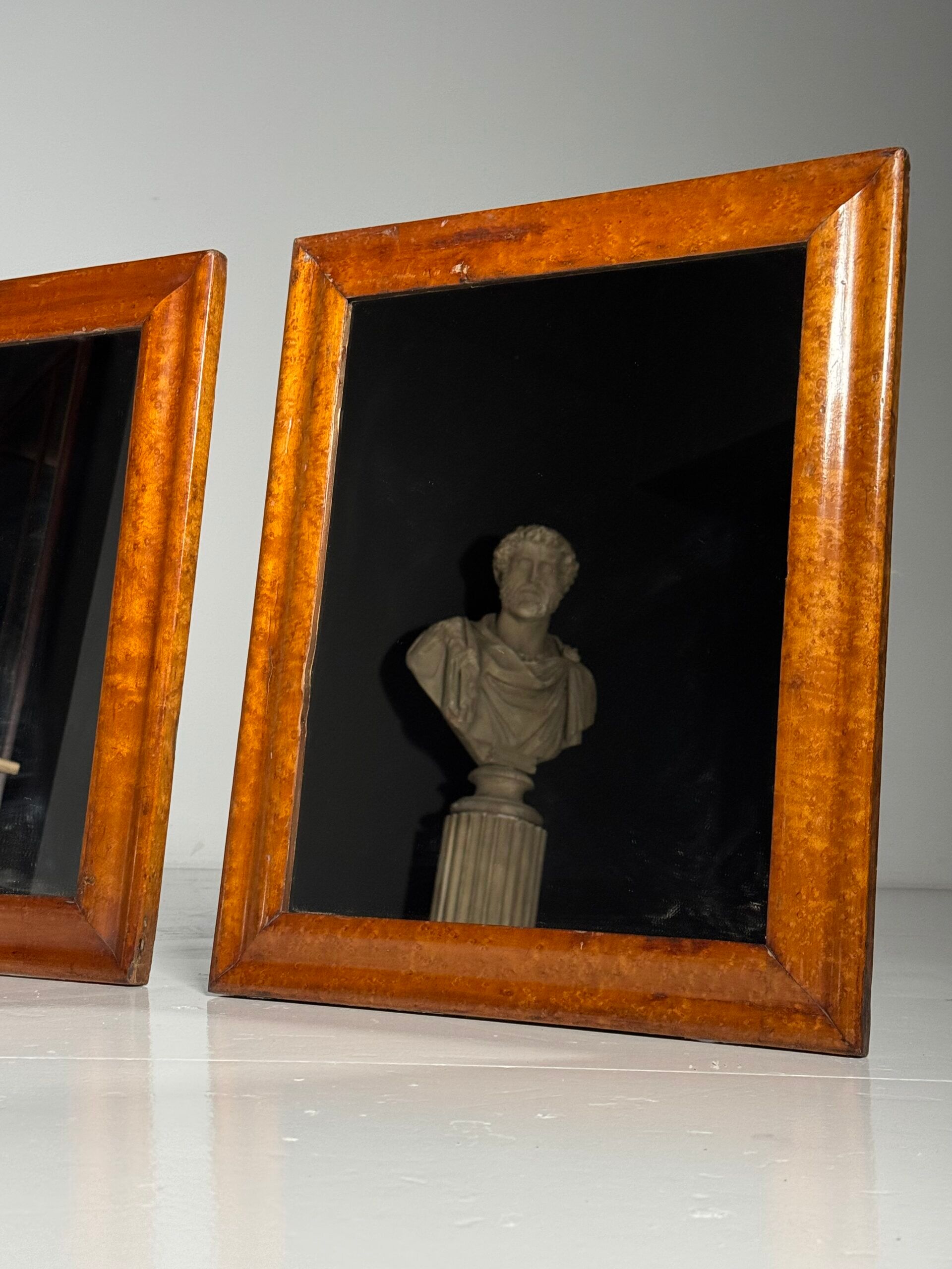 Set of 2 mirrors