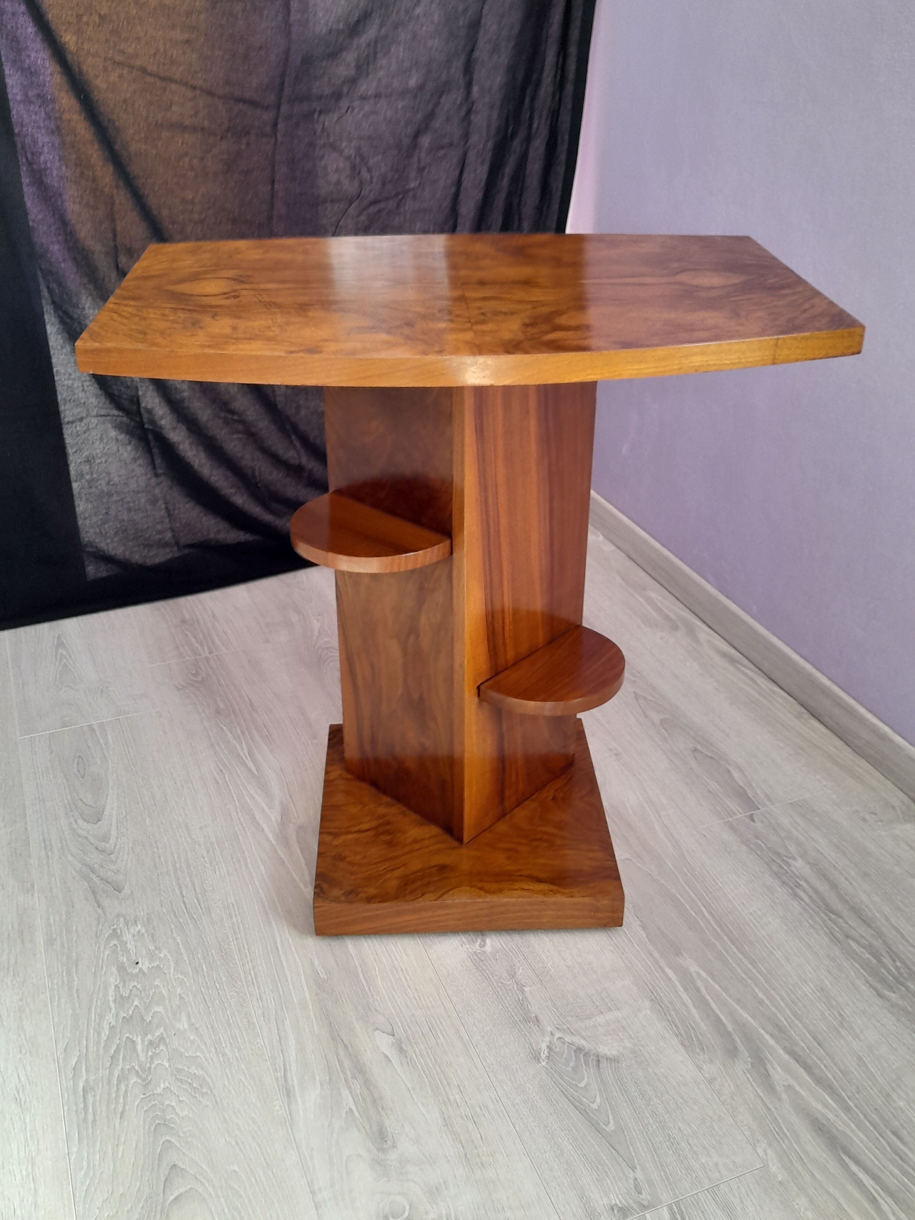 Art deco table
