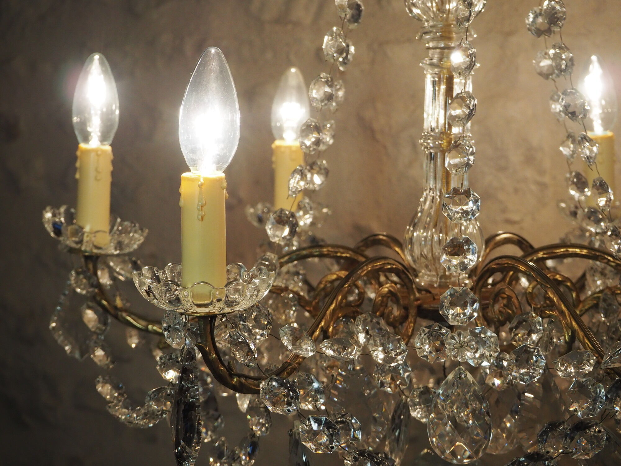 Ancient bronze and pampilles chandeliers with facets and crystal cups - old style - 6 fires