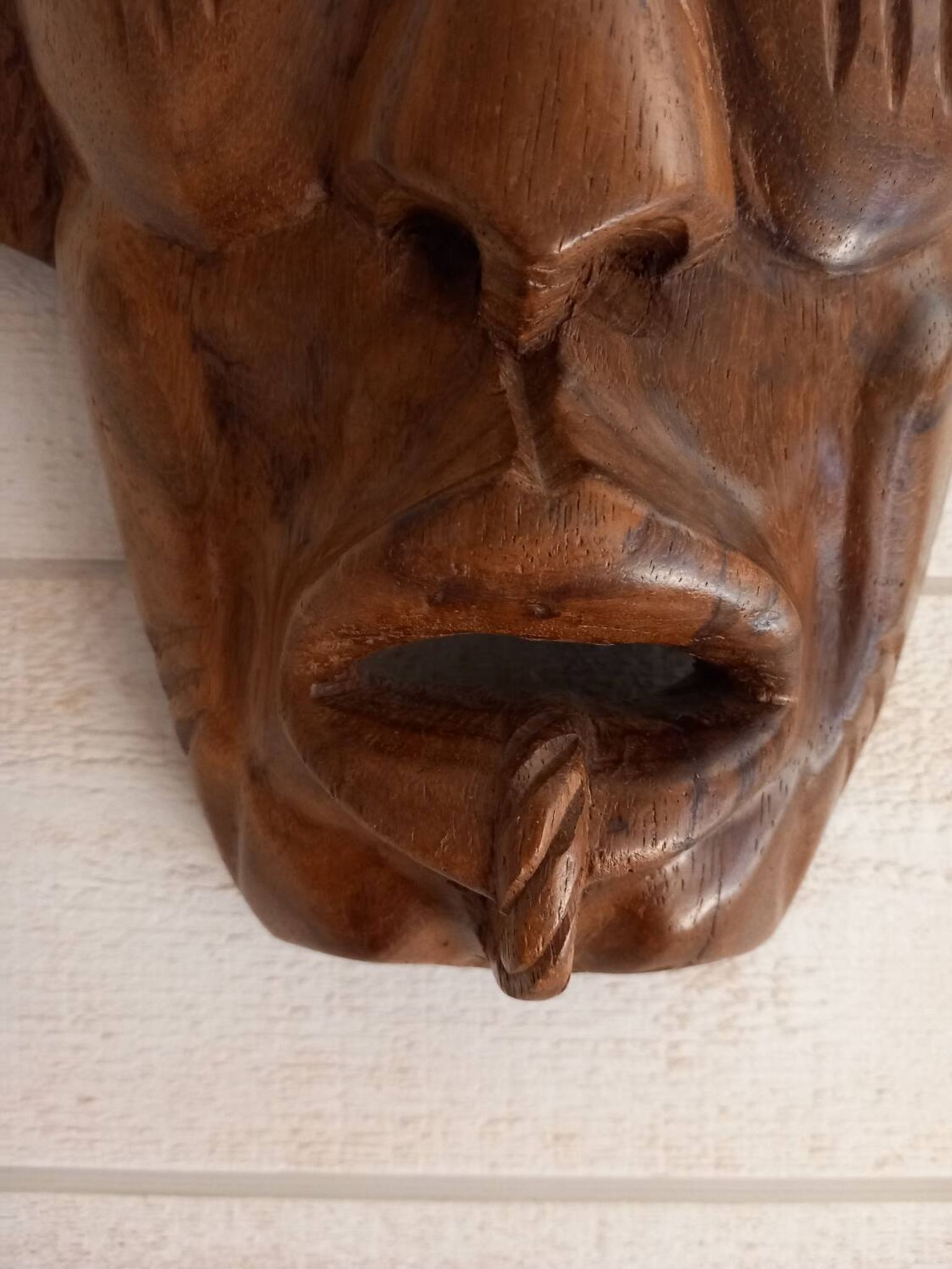 Masque tribal/ africain en bois
