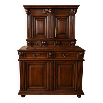 Cabinet - Two-Part Buffet Renaissance in Walnut, 17th Century