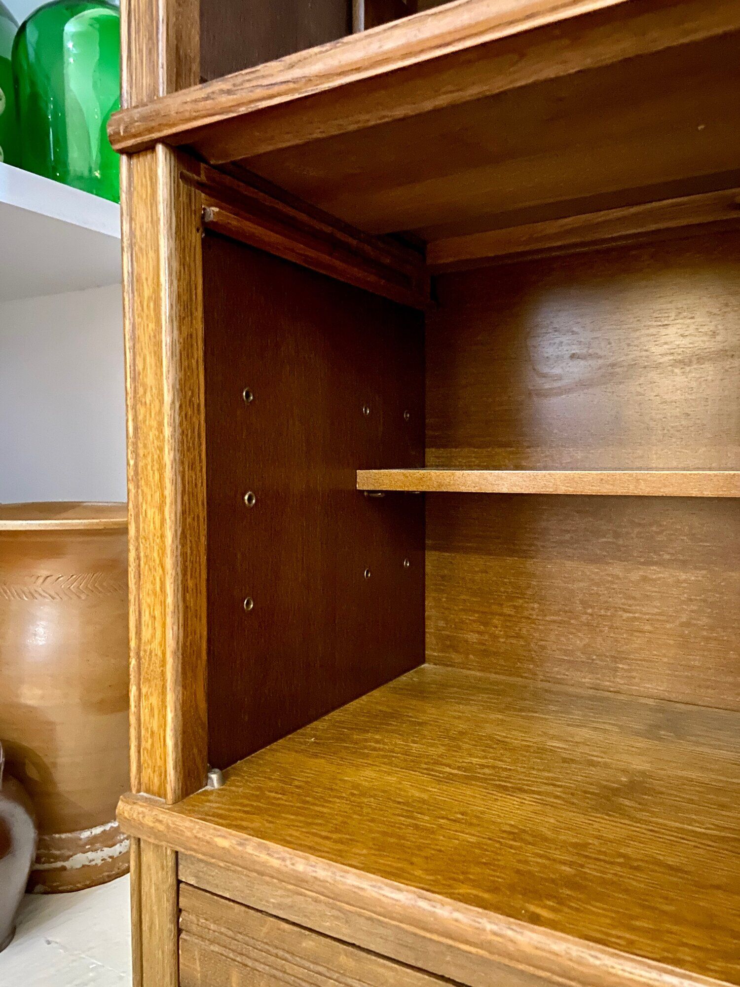 Dark wood display case 4 compartments and 1 drawer