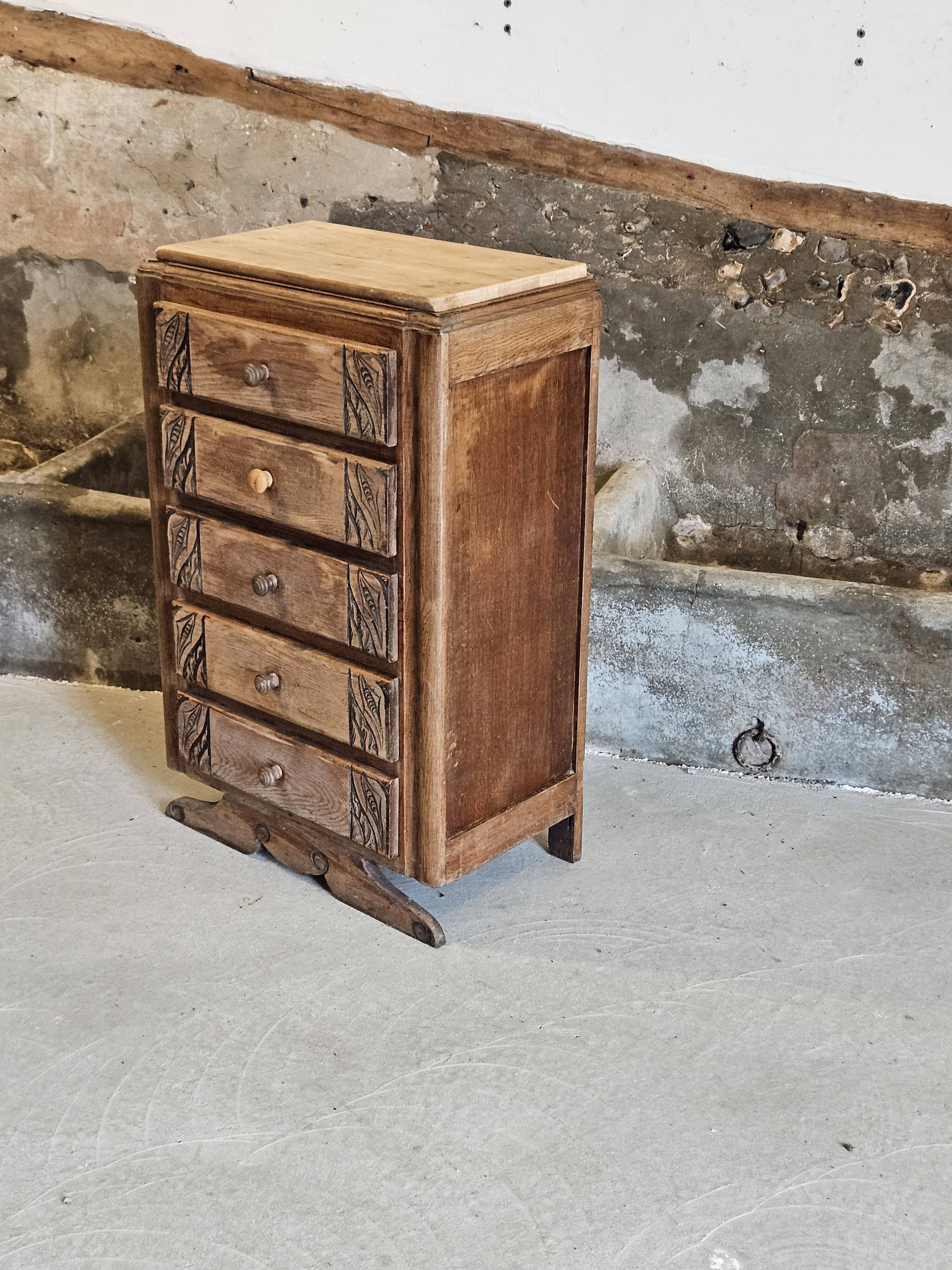 Art Deco wooden chest of drawers with 5 drawers