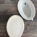 Large covered duck-shaped porcelain pot in China