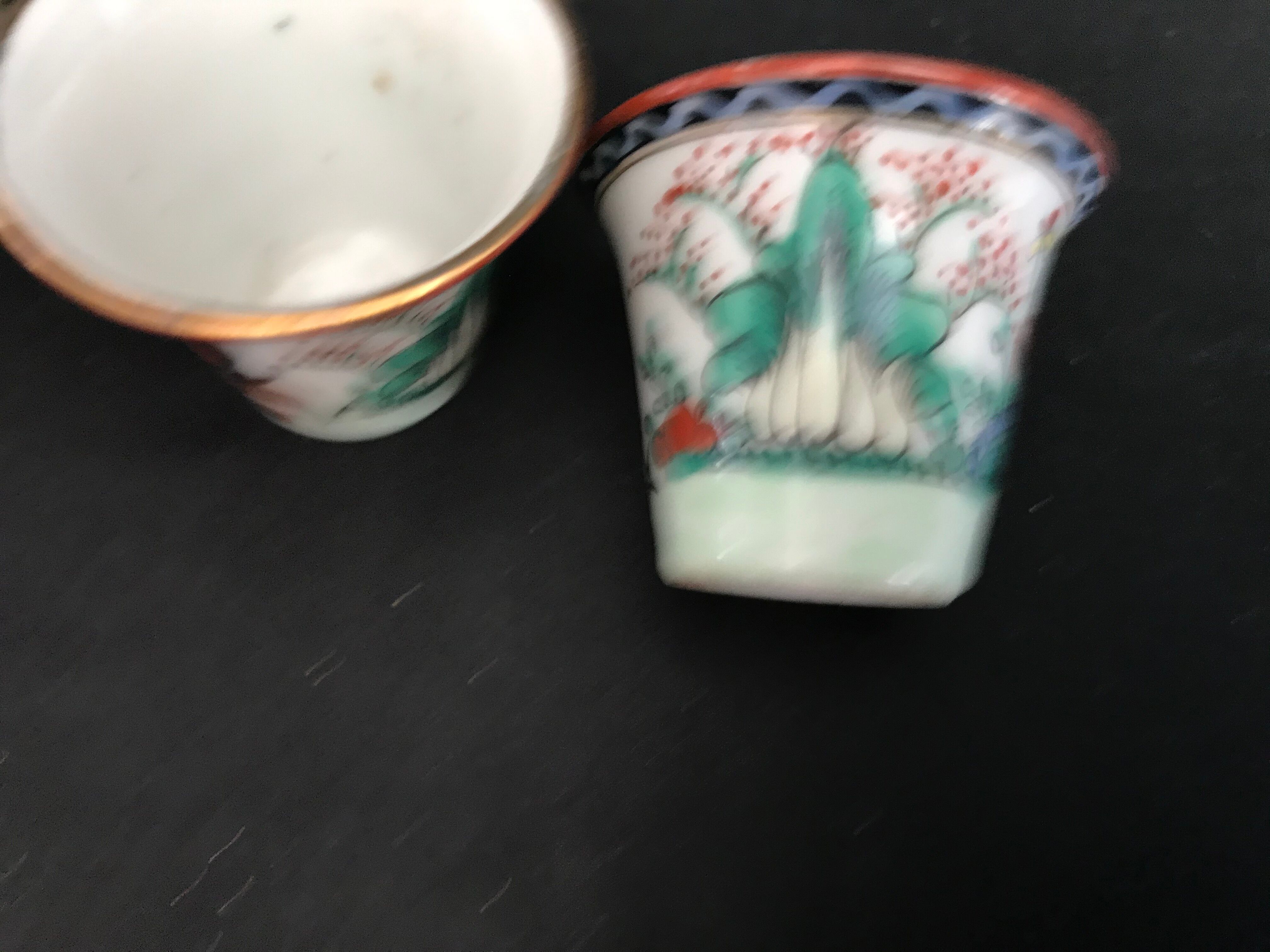 Coffee maker and 4 small bowls - porcelain - roosters and plants - china - mid-20th century