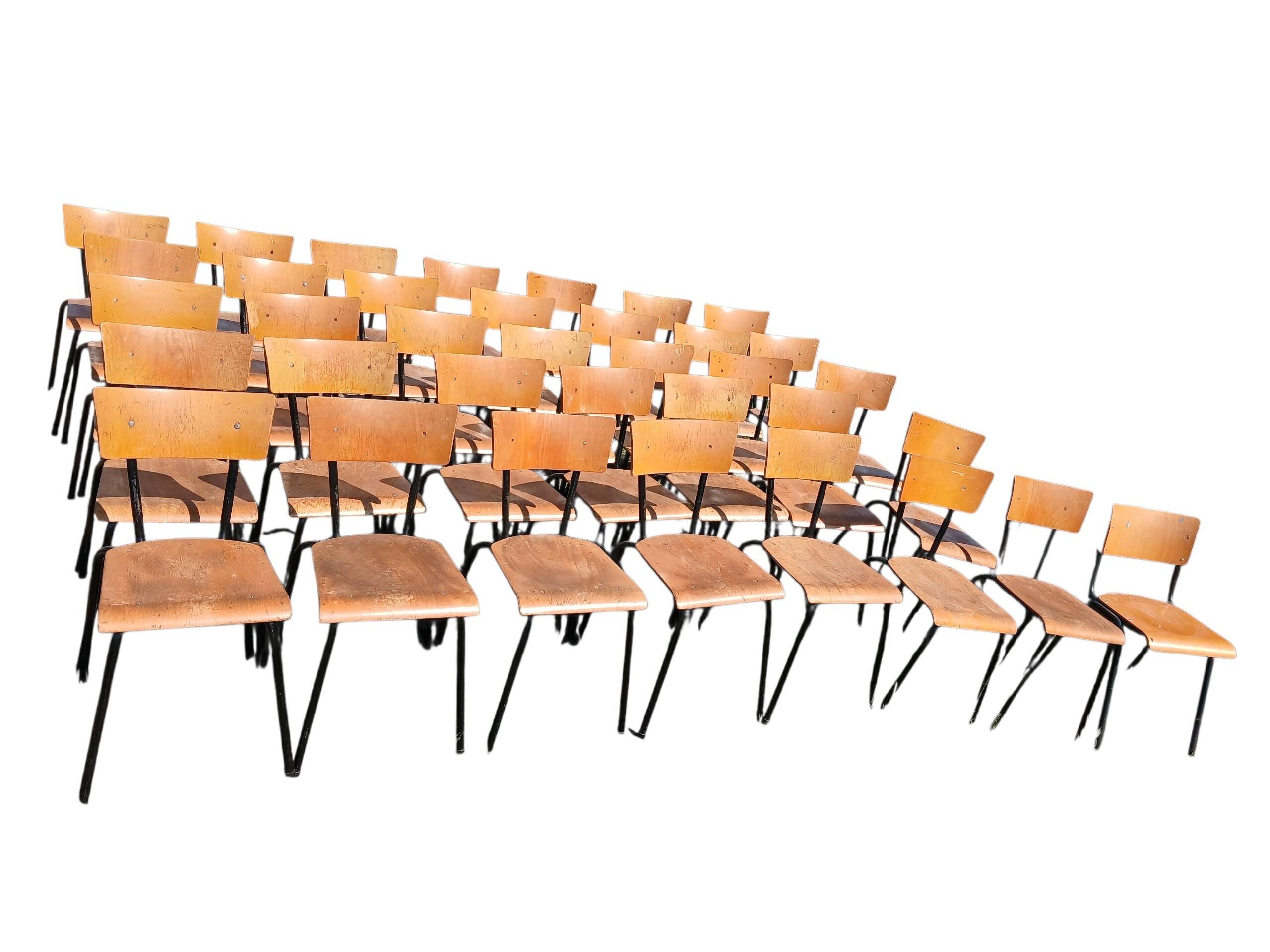 Chaises d'écoliers