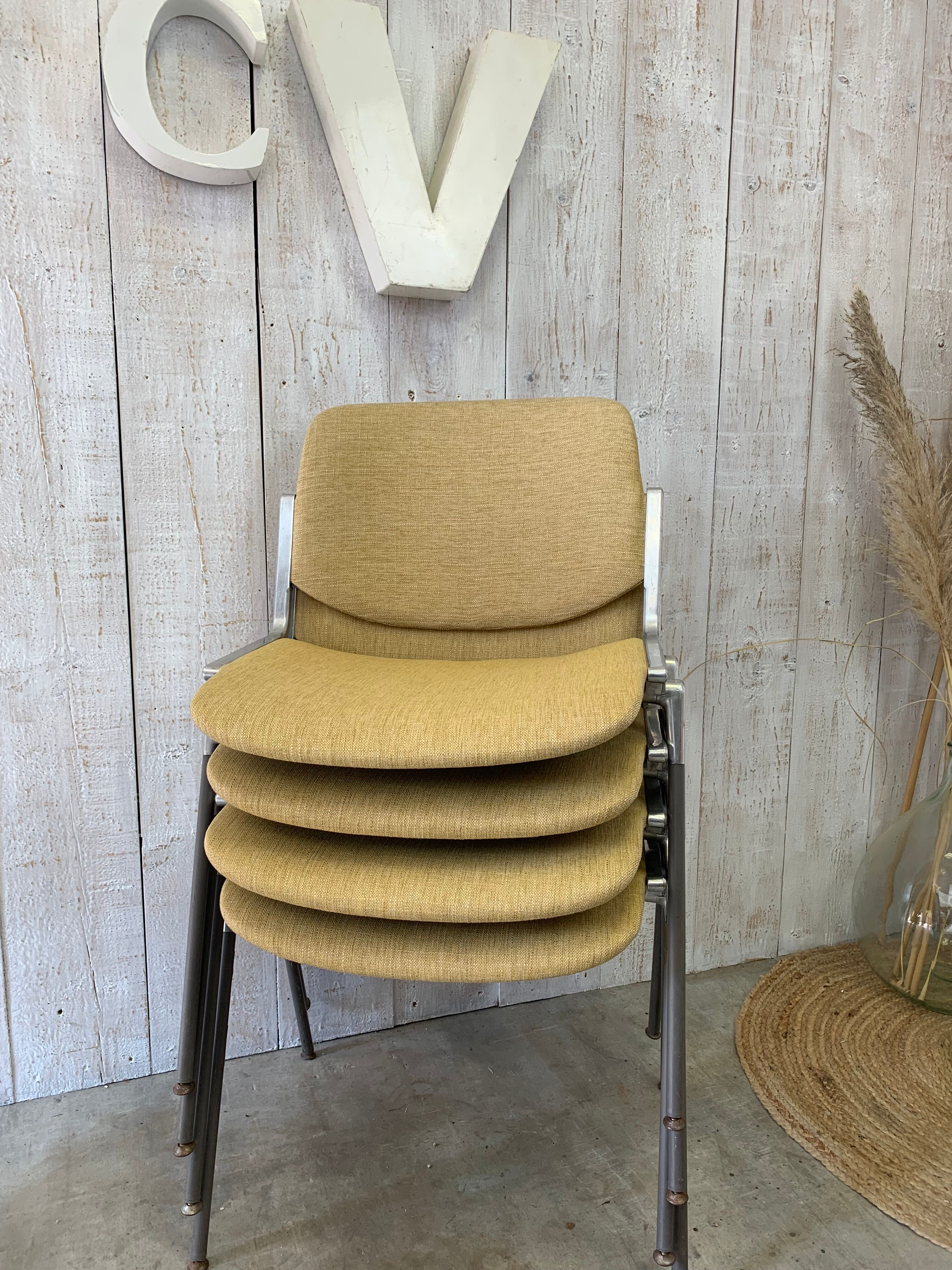 Series of 4 chairs by Piretti Giancarlo, Castelli