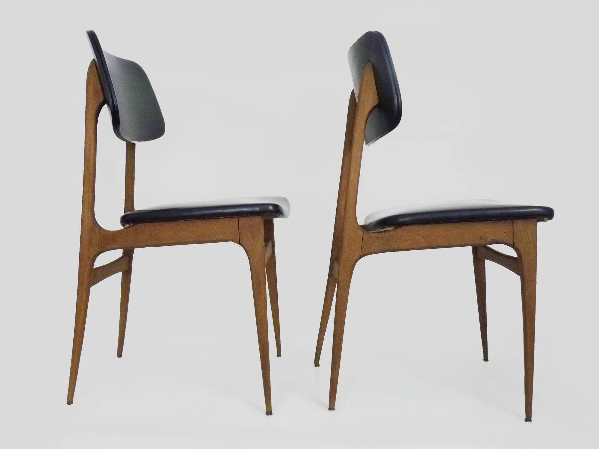 Pair of Scandinavian chairs in beech wood and skai from the 50s